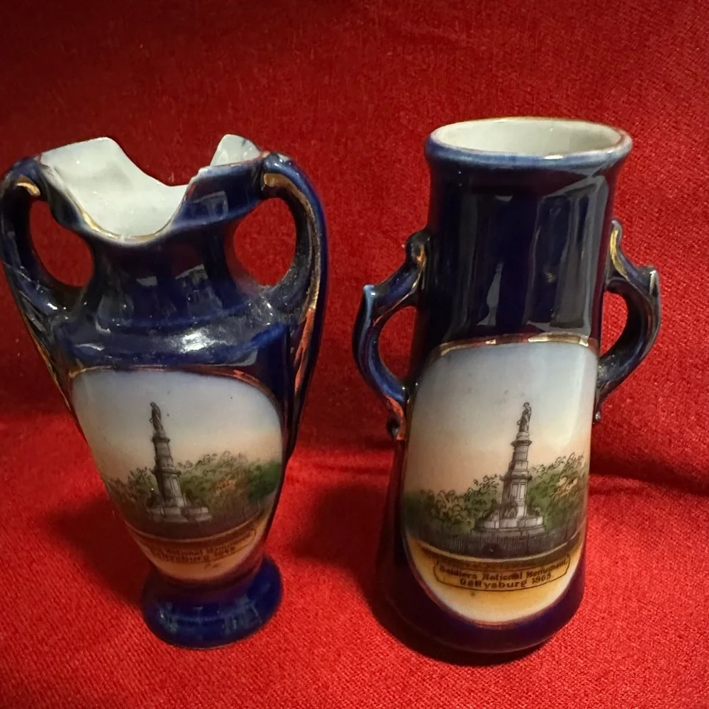 Wheelock German Gettysburg PA Blue and Gold Vintage Decorative Miniature Vases
